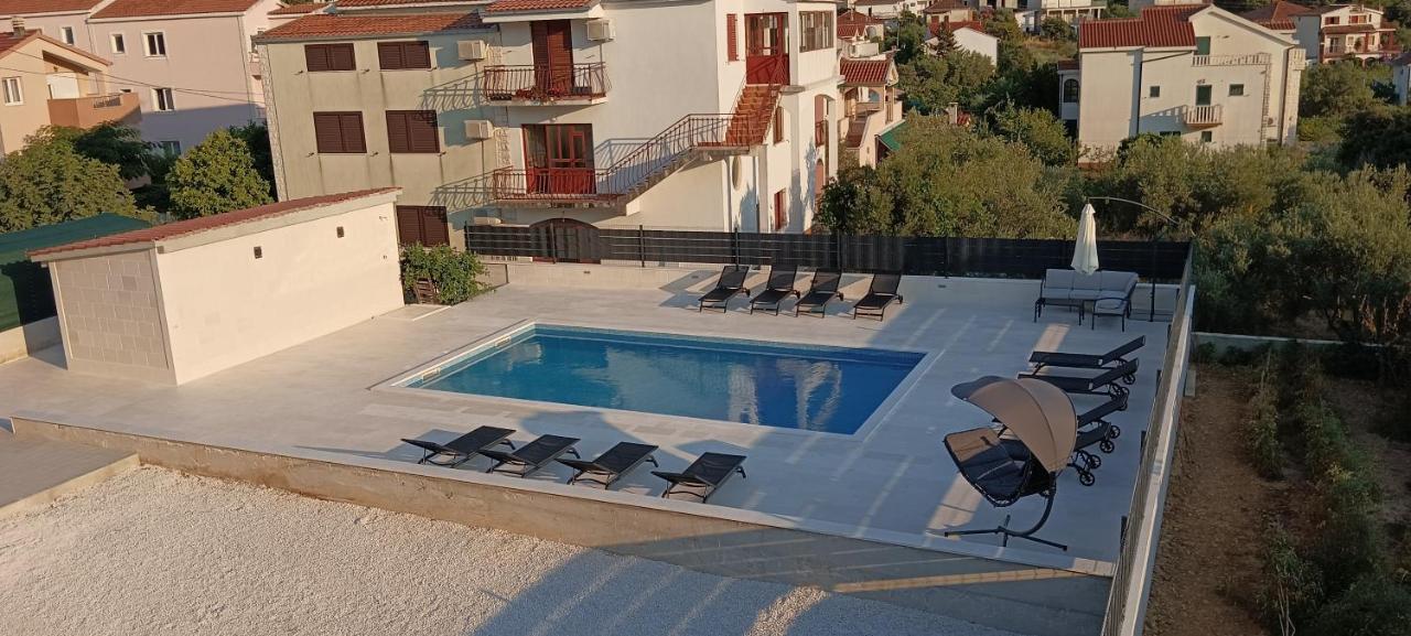 Apartmani Beran Seget Vranjica Esterno foto