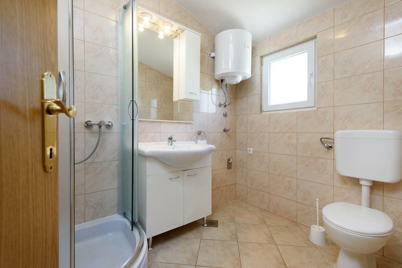 Apartmani Beran Seget Vranjica Esterno foto