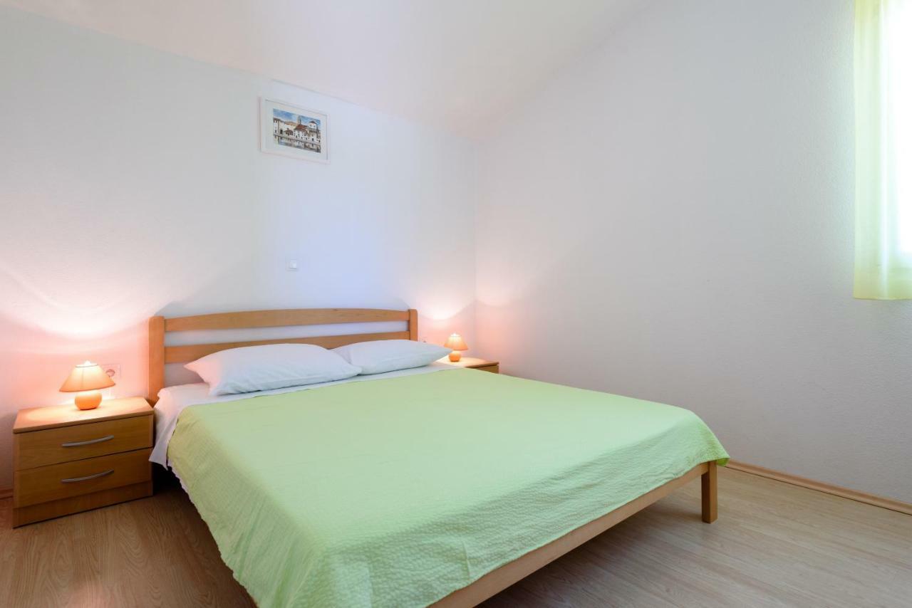 Apartmani Beran Seget Vranjica Esterno foto