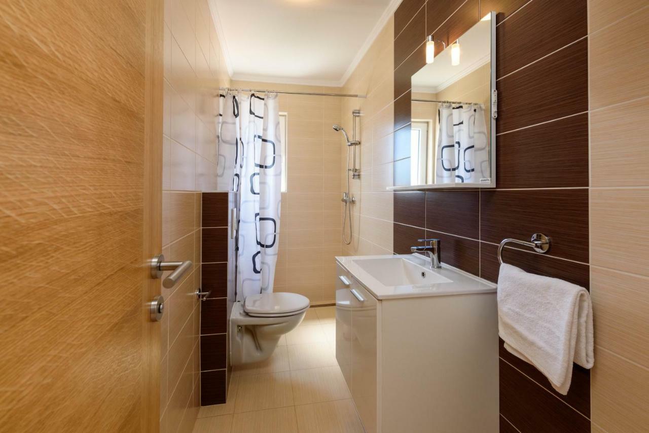 Apartmani Beran Seget Vranjica Esterno foto