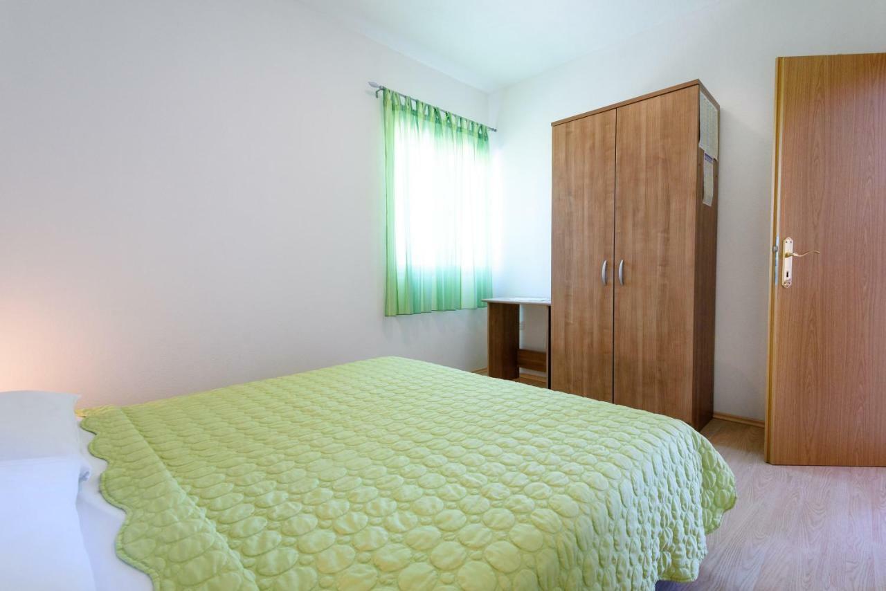 Apartmani Beran Seget Vranjica Esterno foto