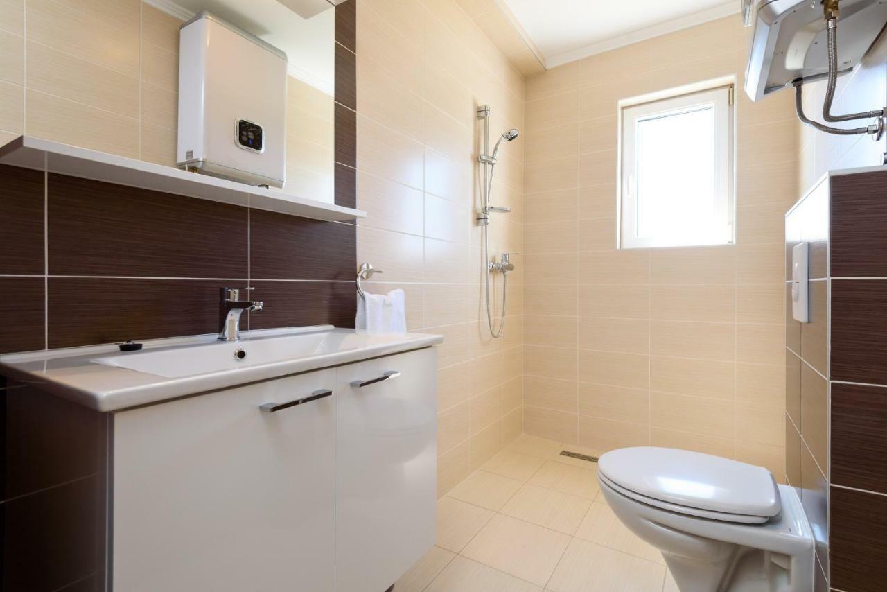Apartmani Beran Seget Vranjica Esterno foto