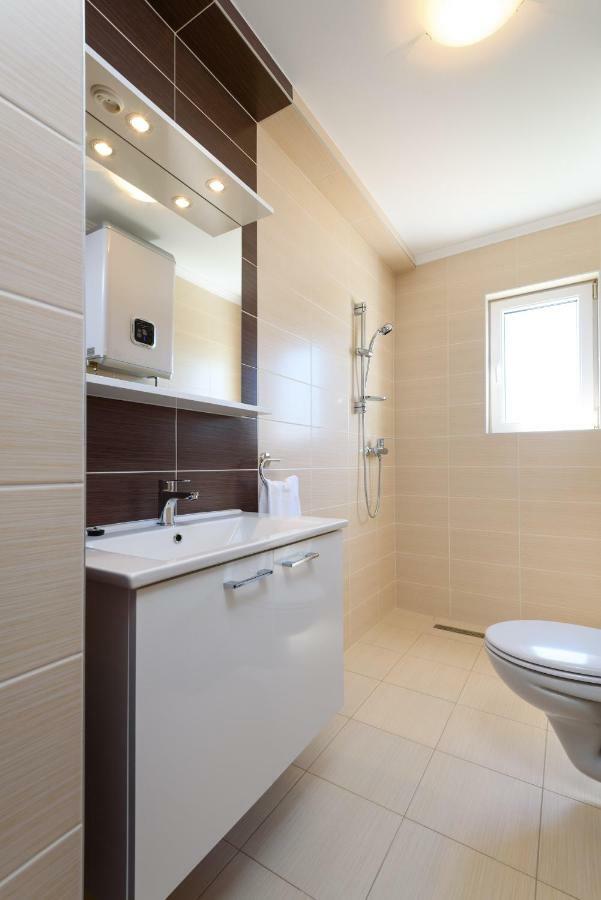 Apartmani Beran Seget Vranjica Esterno foto