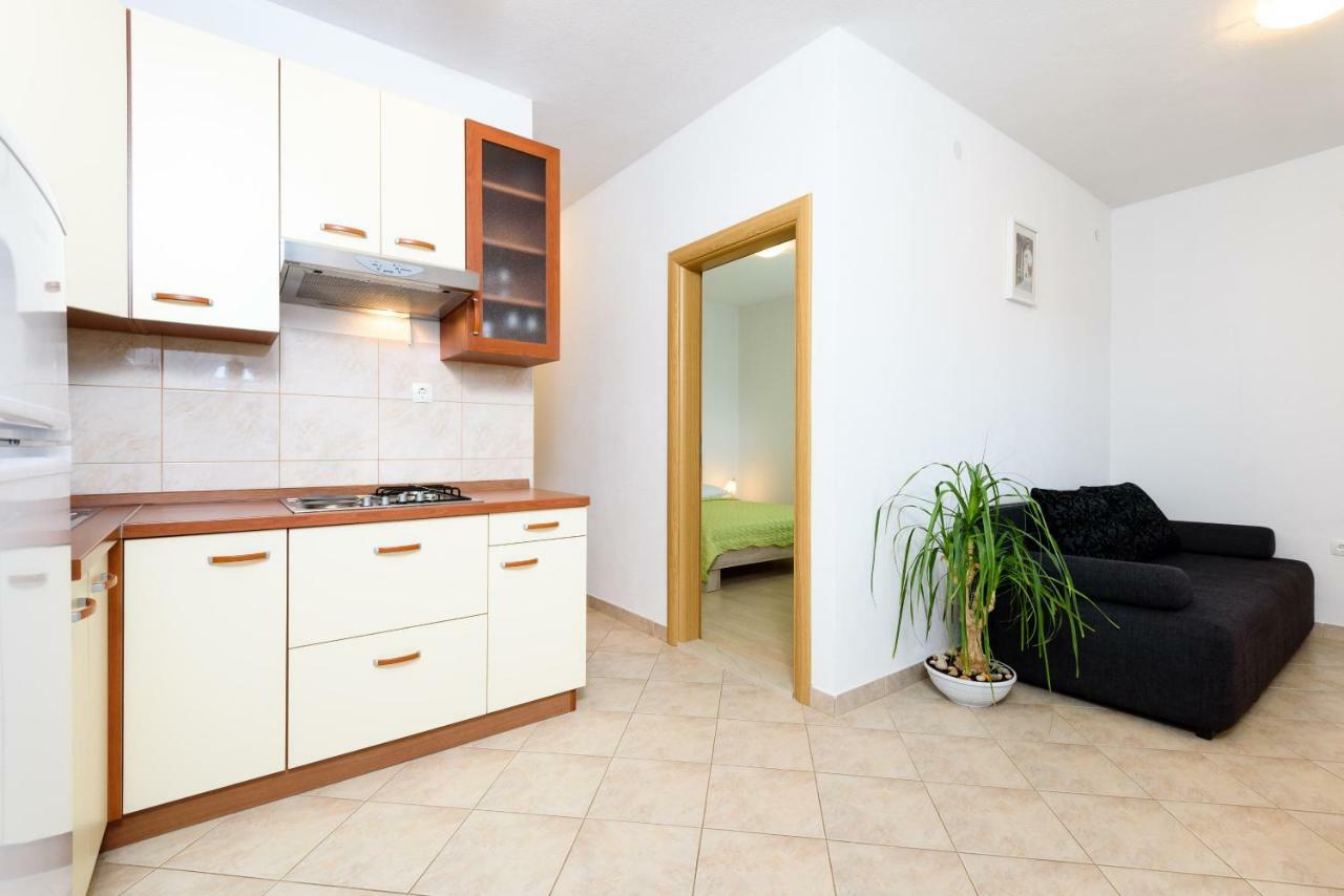 Apartmani Beran Seget Vranjica Esterno foto
