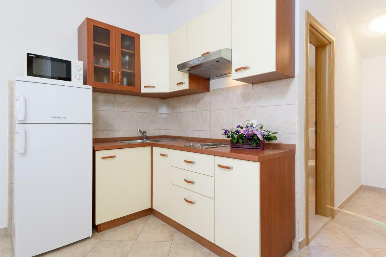 Apartmani Beran Seget Vranjica Esterno foto