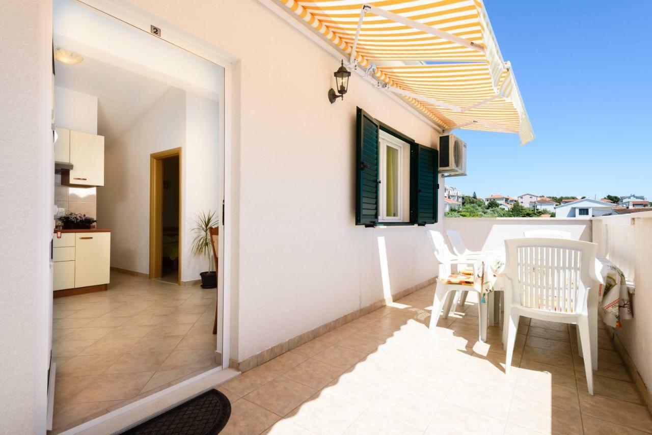 Apartmani Beran Seget Vranjica Esterno foto