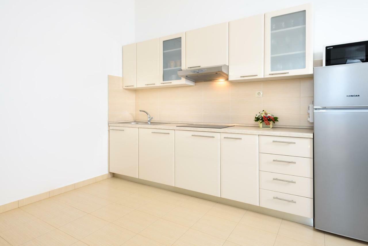Apartmani Beran Seget Vranjica Esterno foto