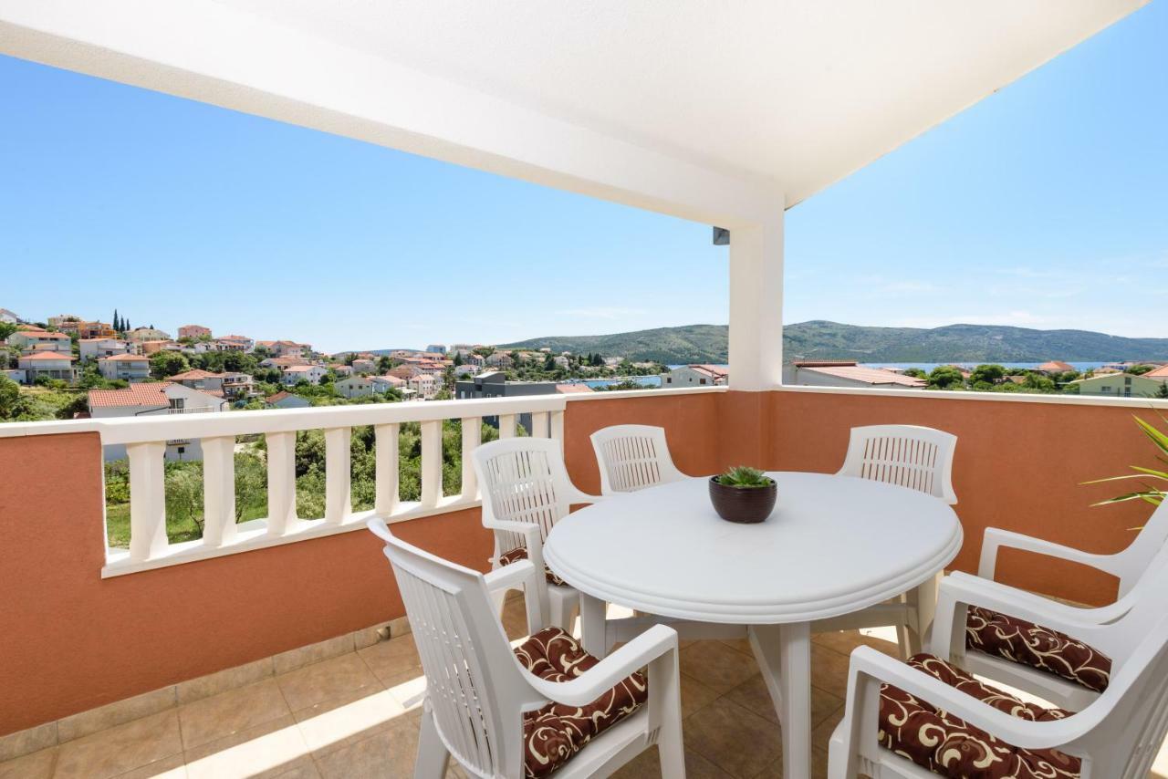 Apartmani Beran Seget Vranjica Esterno foto